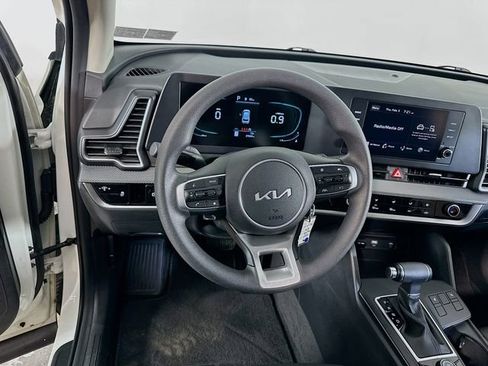 Used 2023 Kia Sportage LX image 19