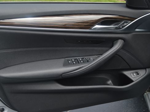 Used 2020 BMW 530i RWD image 12