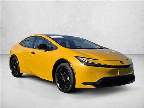 Certified 2025 Toyota Prius image 3