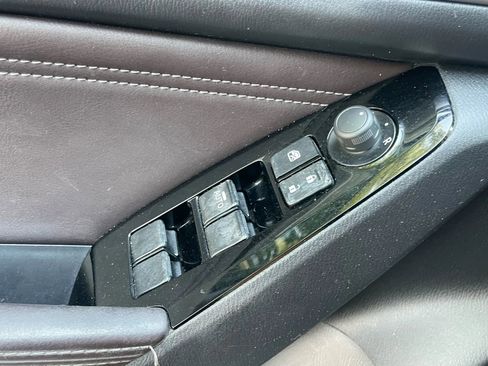 Used 2018 MAZDA MAZDA3 Touring image 14