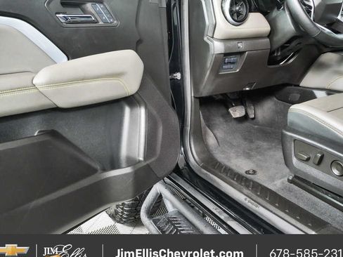 Used 2024 Chevrolet Colorado ZR2 w/ ZR2 Convenience Package III AWD/4WD image 7