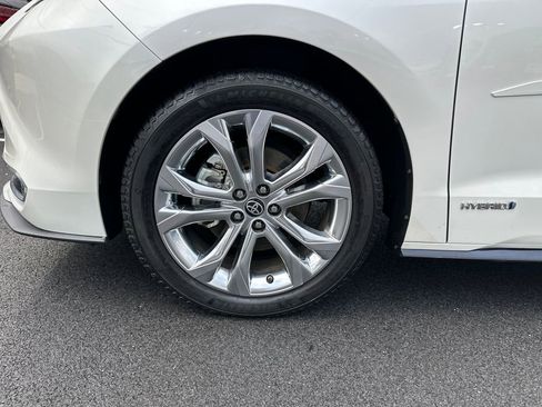 Used 2021 Toyota Sienna Platinum image 12