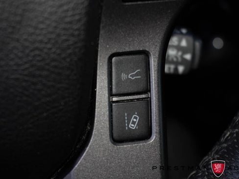 Used 2022 Toyota Tacoma TRD Sport w/ TRD Premium Sport Package AWD/4WD image 38