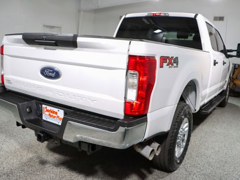 Used 2019 Ford F250 XLT w/ FX4 Off-Road Package image 7