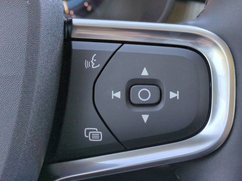 New 2025 Volvo XC40 B5 Core w/ Protection Package Premier image 25