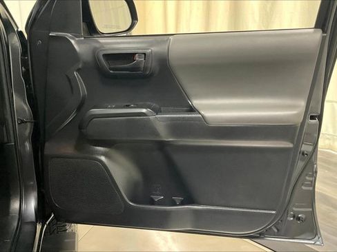 Used 2022 Toyota Tacoma SR image 24
