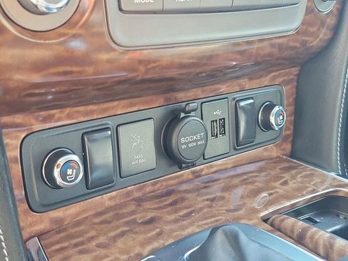 Used 2020 Nissan Armada Platinum w/ Captain's Chairs Package image 41