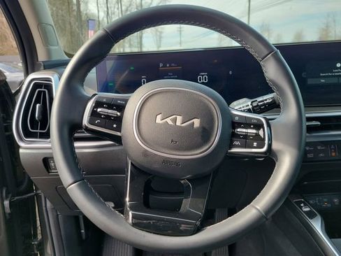 Certified 2025 Kia Sorento EX AWD/4WD image 23