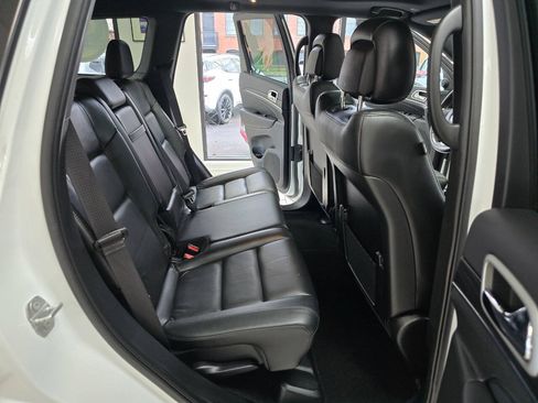 Used 2021 Jeep Grand Cherokee Limited w/ Premium Lighting Group AWD/4WD image 17