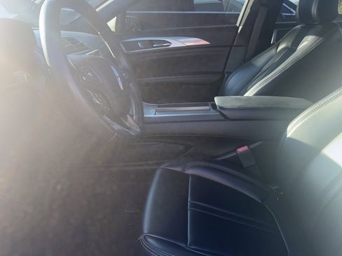 Used 2020 Lincoln MKZ w/ Convenience Package image 6