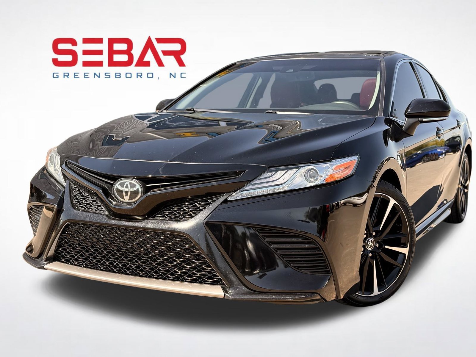 Used 2020 Toyota Camry XSE FWD image 3