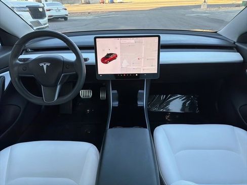 Used 2019 Tesla Model 3 Performance image 17