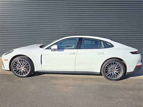 New 2026 Porsche Panamera 4 image 2