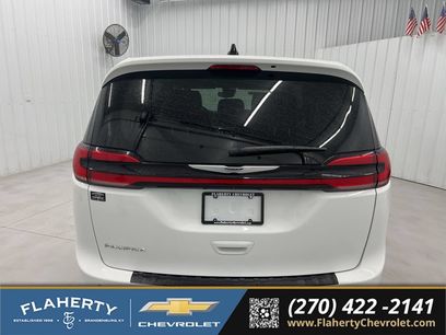 Used 2024 Chrysler Pacifica Touring-L