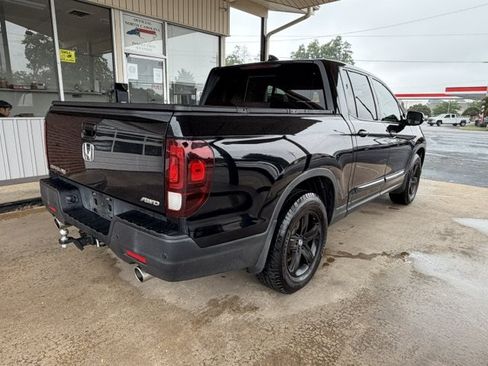 Used 2021 Honda Ridgeline Black Edition image 4