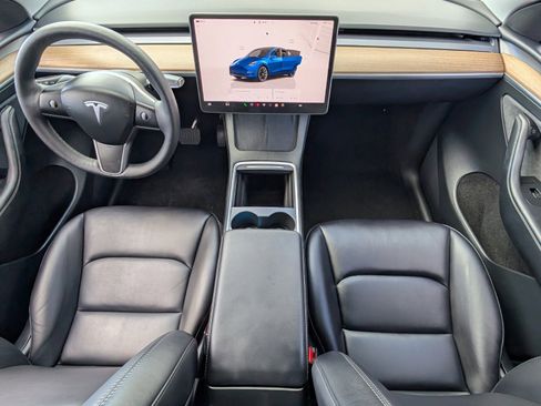 Used 2024 Tesla Model Y 2WD image 14