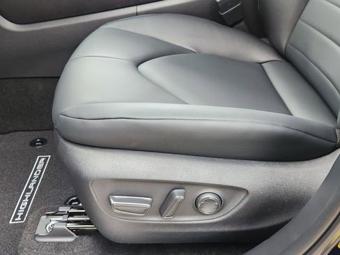 New 2026 Toyota Highlander XLE AWD/4WD image 17