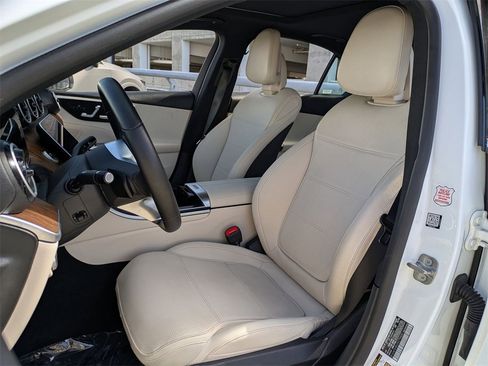 Used 2025 Mercedes-Benz C 300 4MATIC Sedan image 23
