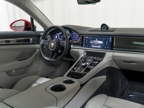 Certified 2022 Porsche Panamera Turbo S AWD/4WD image 21