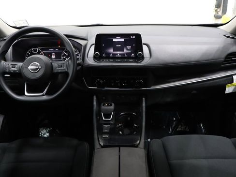 Used 2024 Nissan Rogue S image 28