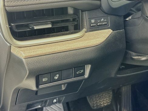 Used 2024 Toyota Grand Highlander Limited image 10