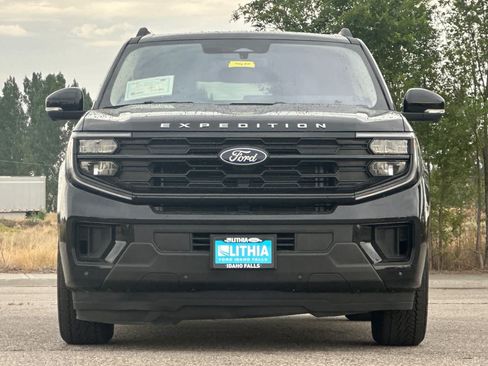 Certified 2025 Ford Expedition Active AWD/4WD image 10