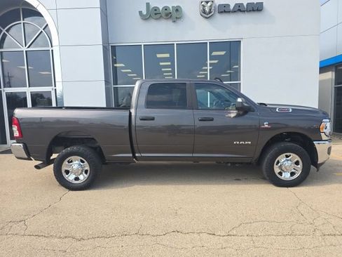 Used 2022 RAM 2500 Big Horn w/ Snow Chief Group AWD/4WD image 4