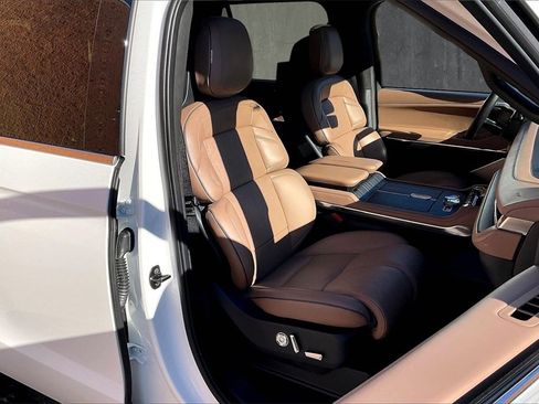 Used 2025 Lincoln Navigator Black Label image 30