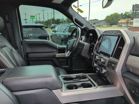 Used 2022 Ford F250 Platinum w/ Tremor Off-Road Package AWD/4WD image 10