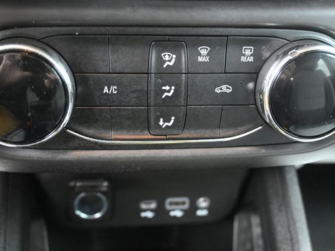 Used 2021 Chevrolet TrailBlazer LS FWD image 33