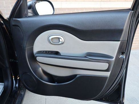 Used 2016 Kia Soul FWD image 24