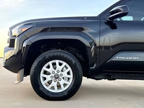 Used 2025 Toyota Tacoma SR5 RWD image 5
