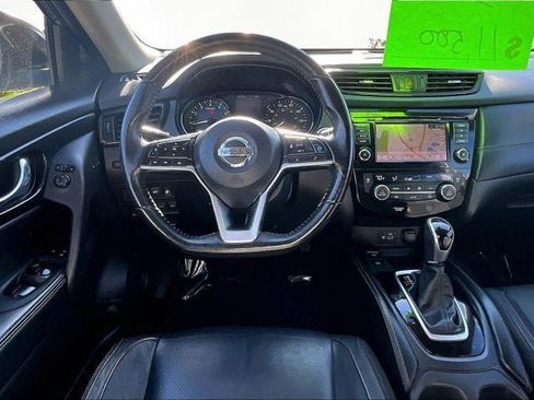 Used 2018 Nissan Rogue SL w/ Premium Package image 5