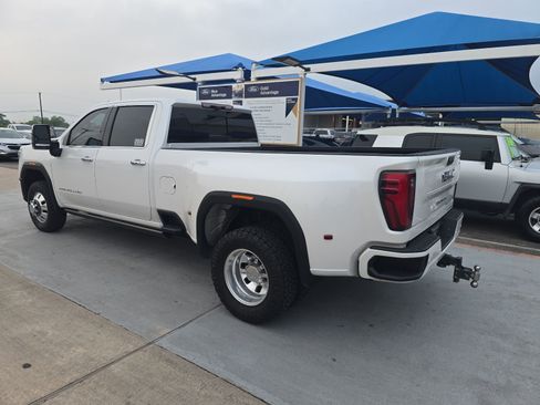 Used 2024 GMC Sierra 3500 Denali Ultimate AWD/4WD image 2