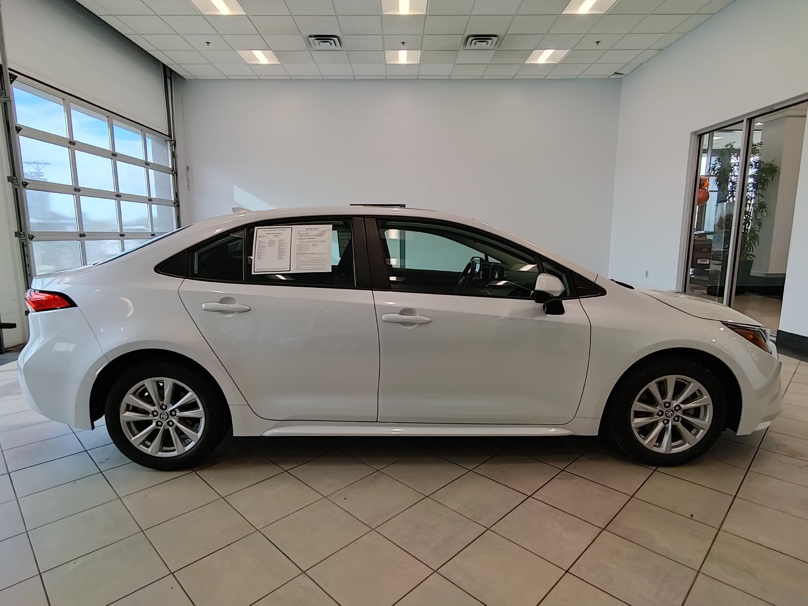 Used 2024 Toyota Corolla LE w/ LE Premium Package FWD image 2