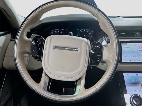 Used 2019 Land Rover Range Rover Velar R-Dynamic SE image 12