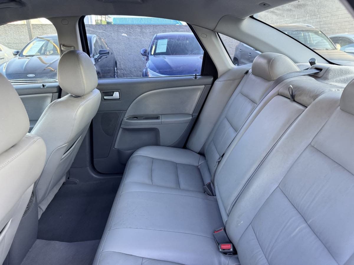 Used 2006 Ford Five Hundred SEL FWD image 26