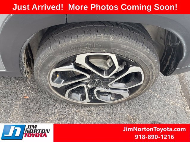 Used 2025 Chevrolet Trax RS w/ Sunroof Package FWD image 10
