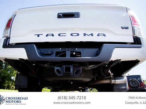 Used 2021 Toyota Tacoma TRD Sport AWD/4WD image 16