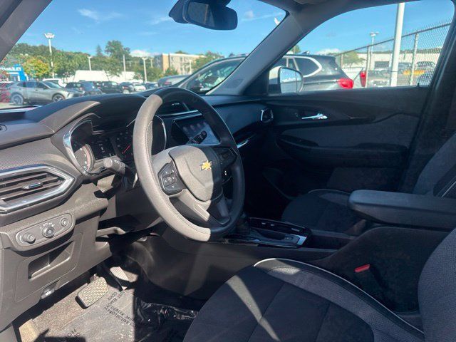 Used 2023 Chevrolet TrailBlazer LT w/ Convenience Package FWD image 12