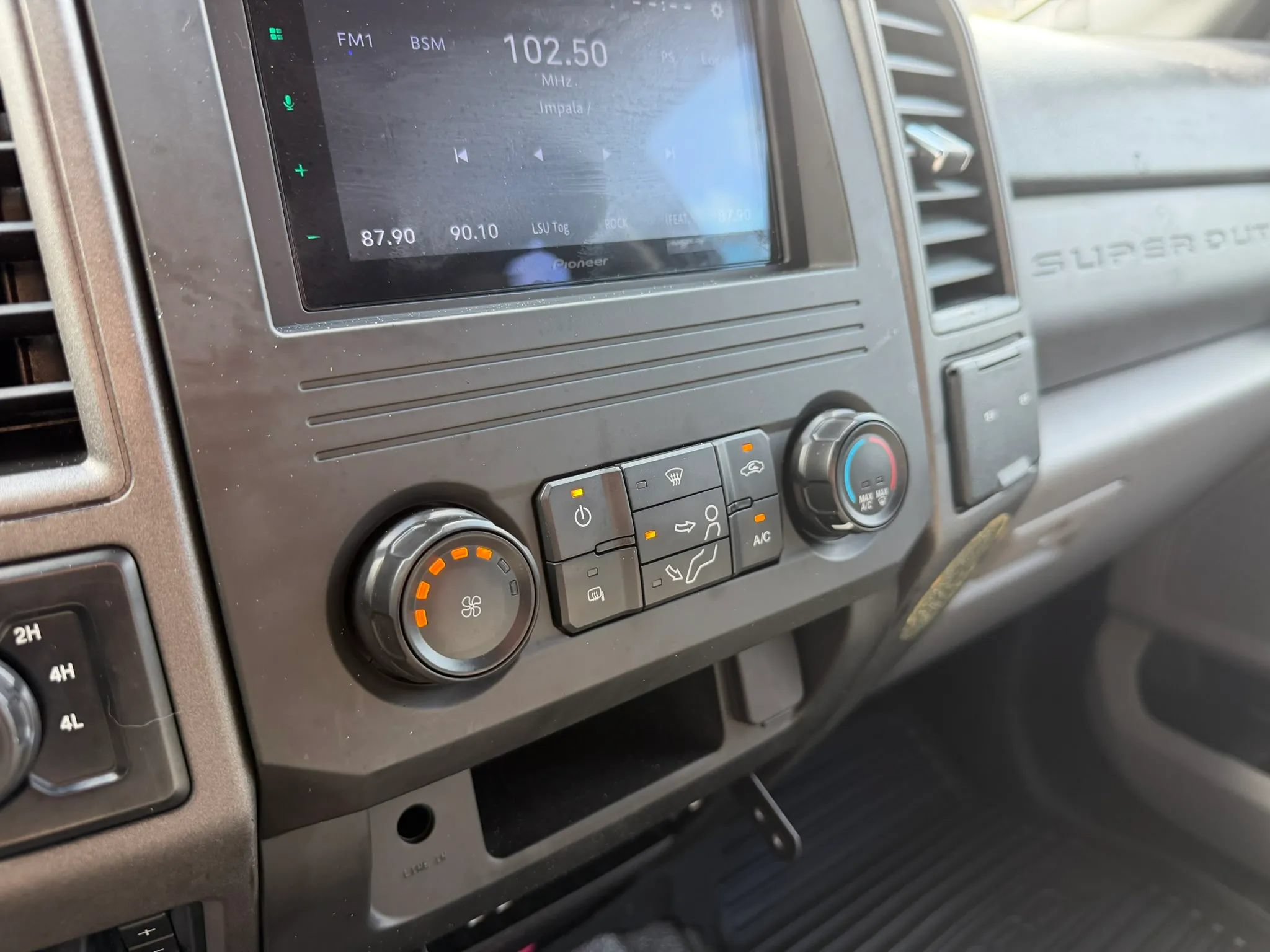 Used 2019 Ford F250 XL w/ Power Equipment Group AWD/4WD image 14