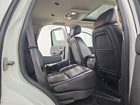 Used 2010 Chevrolet Tahoe LTZ image 14