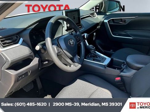 Used 2025 Toyota RAV4 LE image 12