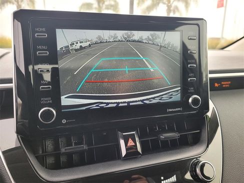 Used 2021 Toyota Corolla LE image 9