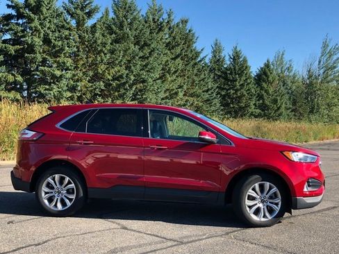 Used 2024 Ford Edge Titanium image 23