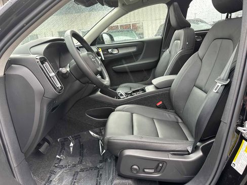 New 2026 Volvo XC40 B5 Ultra w/ Climate Package image 19