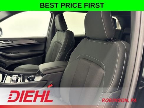 New 2026 Jeep Grand Cherokee Laredo AWD/4WD image 18