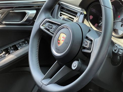 Certified 2025 Porsche Macan S AWD/4WD image 37