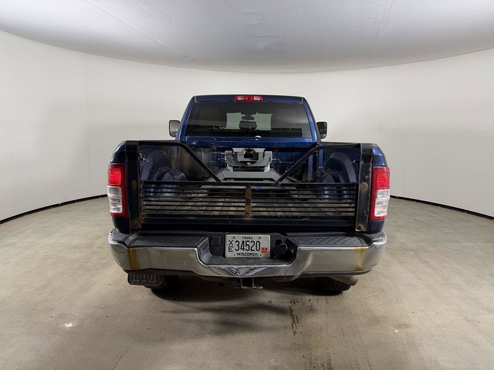 Used 2022 RAM 2500 Tradesman w/ Chrome Appearance Group AWD/4WD image 8
