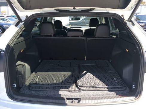 Used 2023 Volkswagen Atlas Cross Sport SE w/ Black Wheel Package image 9